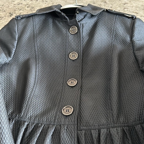 Burberry trench coat - Picture 7 of 16